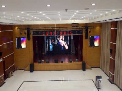 海洋之神HY590承建多功能厅显示屏